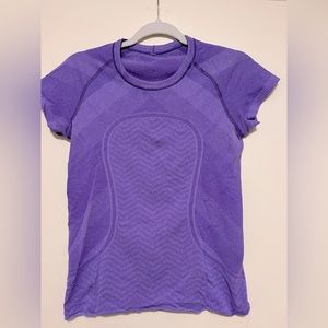 Lululemon swiftly tech short sleeve size 6